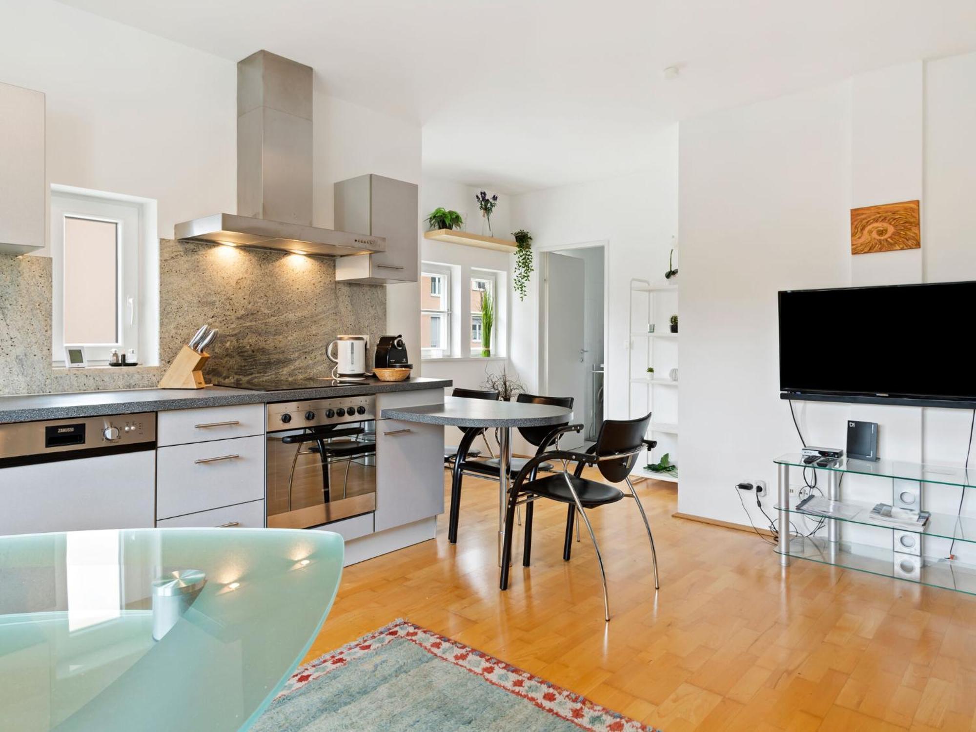 Apartment In Innsbruck Near Ambras Castle Exteriör bild