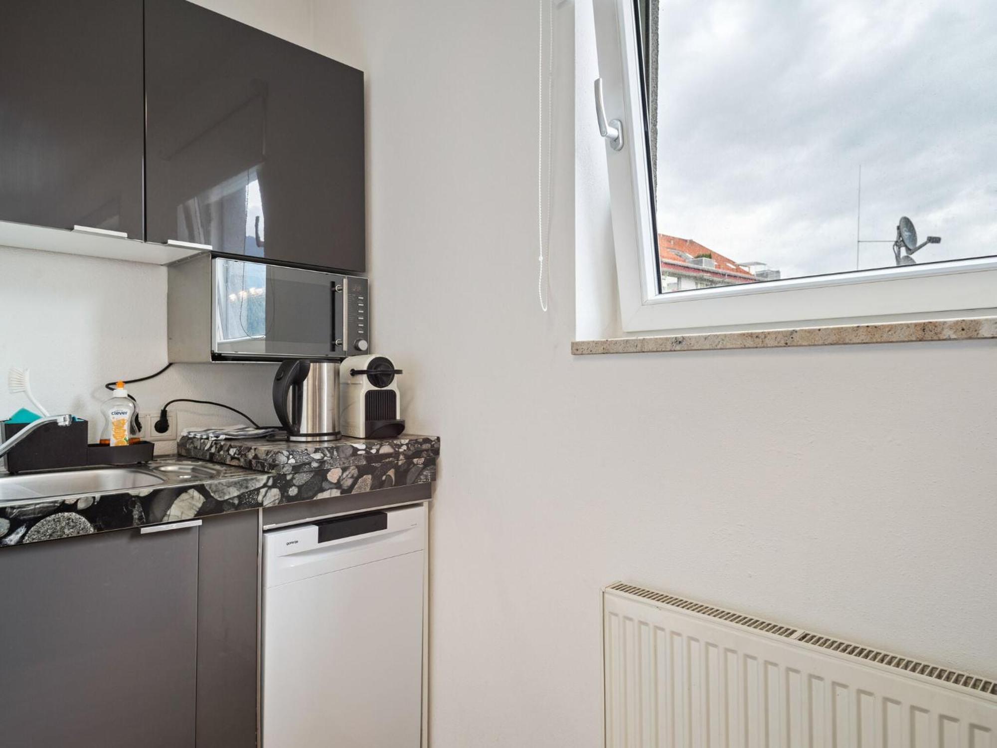 Apartment In Innsbruck Near Ambras Castle Exteriör bild